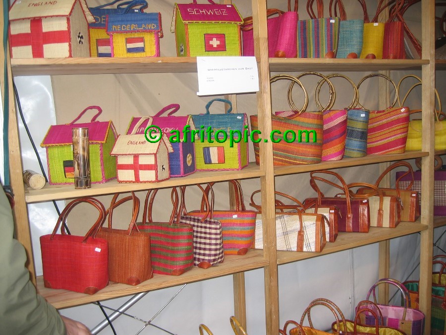 ../Images/afw2006c 105.jpg